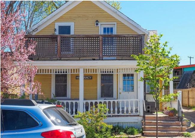 Building Photo - 26 Bright St Unit Spacious 3br Condo
