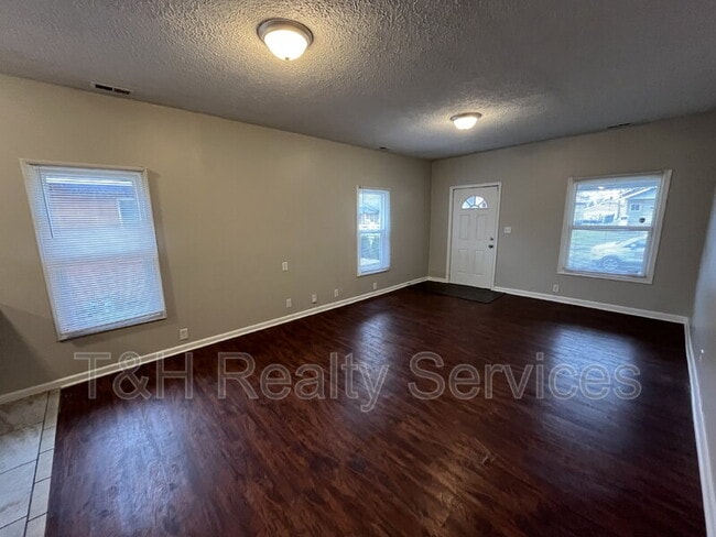 Photo - 1629 Hoefgen St