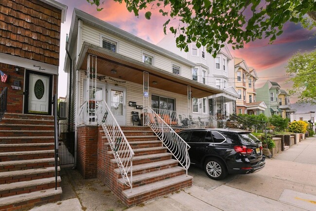 Photo - 26 Charles St