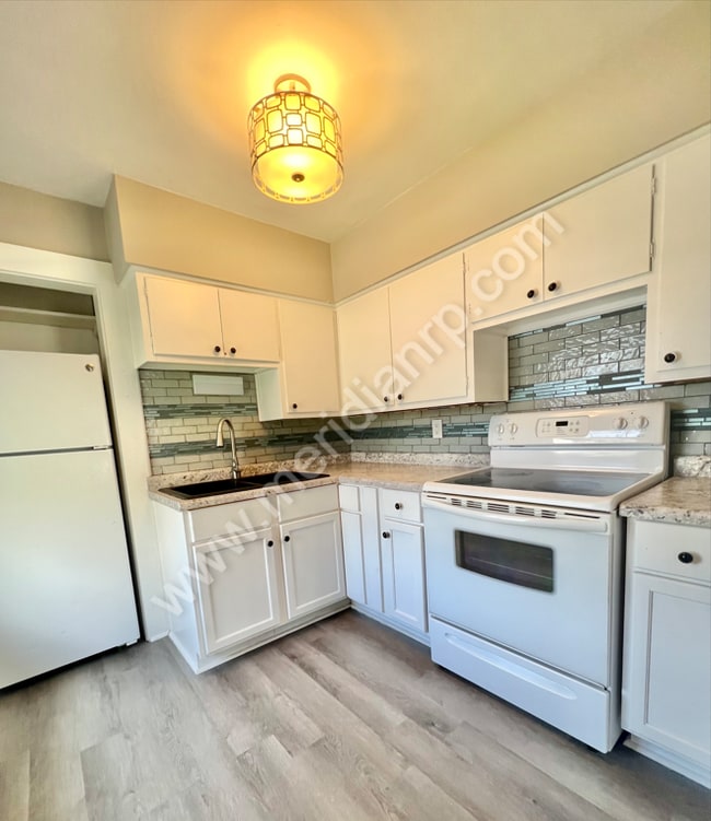 Photo - 1155 Kinsmoor Ave