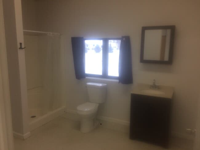 Photo - 208 Center St