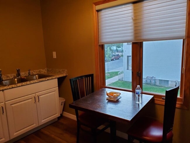 Photo - 930 Emerald St Unidad 2B