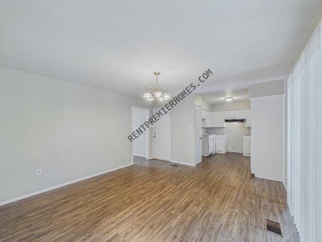 Photo - 202 S Claremont Ave