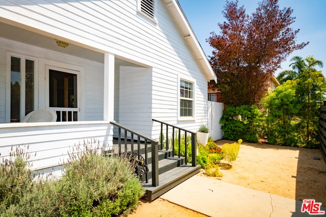 Photo - 653 Vernon Ave