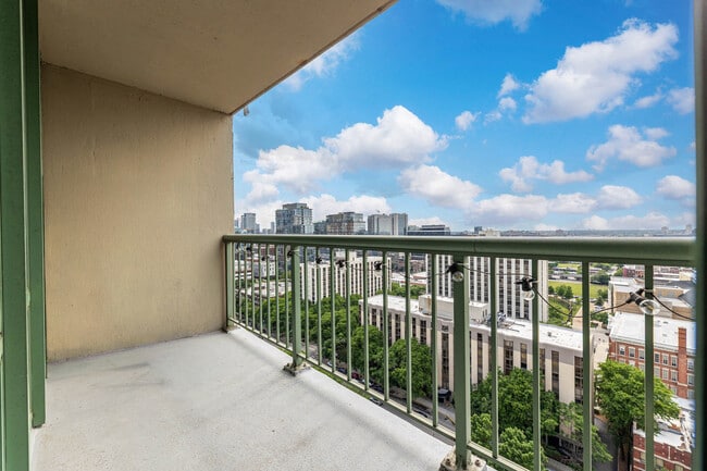 Photo - 111 W Maple St Unit 1611
