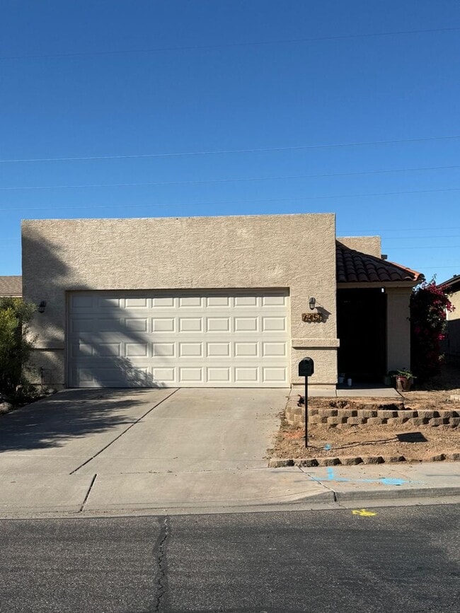 Building Photo - 3 BEDROOM HOME IN MESA WITH NO HOA