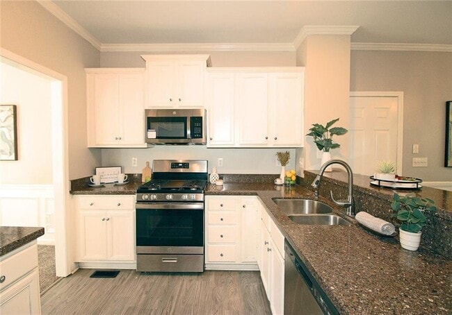 Photo - 1213 Kingsbury Ln