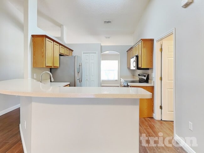 Photo - 2020 Nobleton Ave