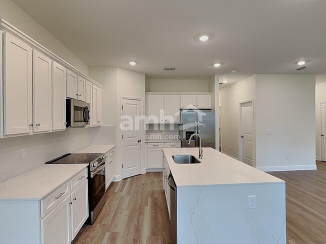 Photo - 5962 Pinewood Ests Dr