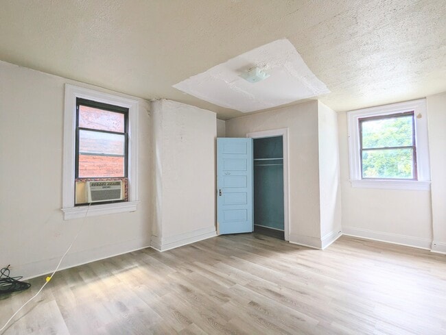 Photo - 229 N Graham St Unidad 2