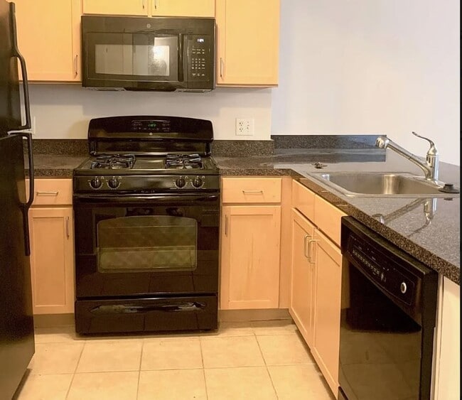 Photo - Short Walk to the Wharf! - Professionally Managed  and Spacious 1BR With Monument Views