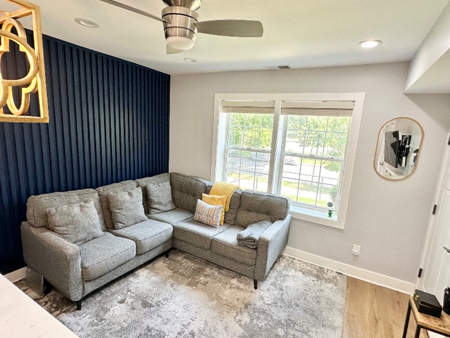 Photo - 216 21st St NE Unidad 2