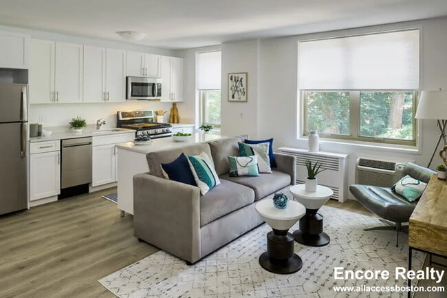 Building Photo - 10 Camelot Ct Unit 10-1J