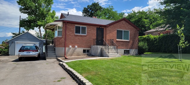 Building Photo - Odell Duplex Unit 379DOWN