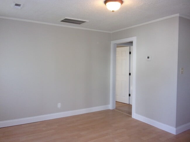 Photo - 1233 Bose Ave