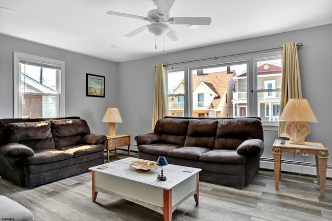 Photo - 15 N Victoria Ave