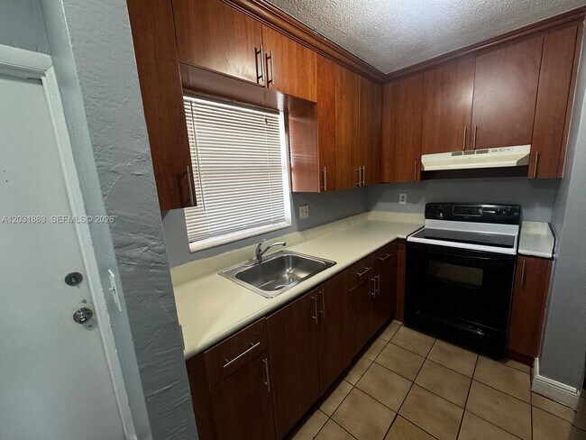 Photo - 4061 N Dixie Hwy Unit 28