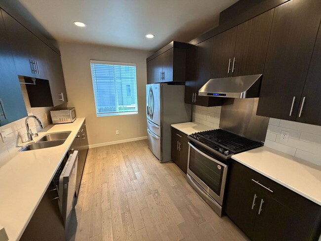 Photo - Renton Highlands newer 2bd Townhome For Rent!