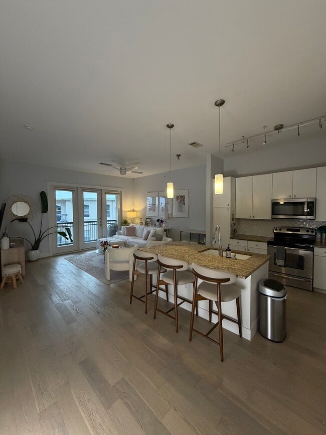 Building Photo - 2950 McKinney Ave Unit 418