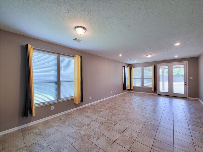 14202 Persimmon Woods Dr