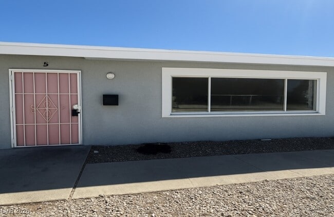 Photo - 718 W Wilson Ave