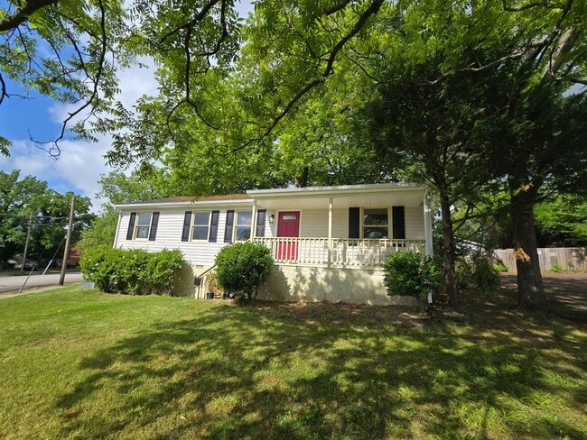 Photo - NEWLY REMODELED 3 bedroom house in Colonial Heights