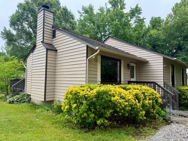 Photo - Adorable Recently Renovated 3 Bed 1.5 Bath Home $2395