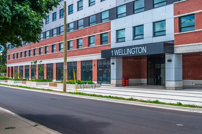 Photo - 1 Wellington St