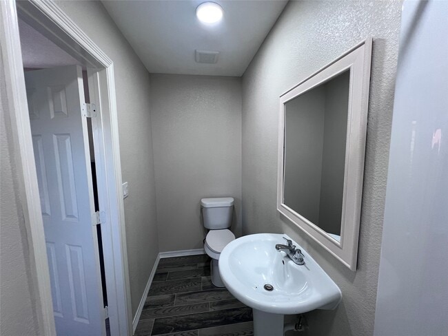 Photo - 10519 Silver Oak Ln