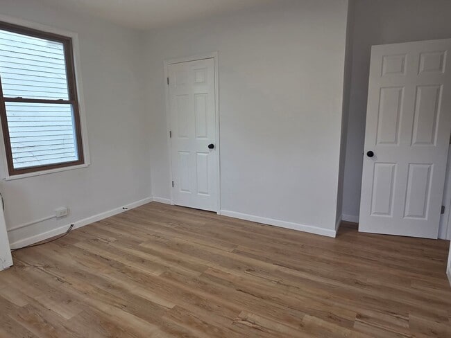 Photo - Newly Updated 2 bedroom apartment located in Knoxville