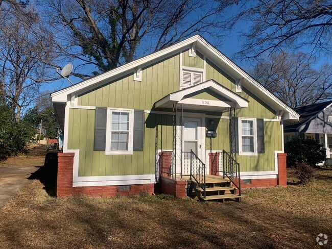 Building Photo - Cozy Three Bedroom Home in Enderly Park!