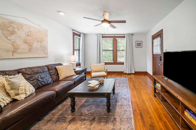 Photo - 107 Russell Ct Unidad 107 FURNISHED