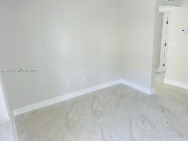 Photo - 932 NW 5th St Unidad 3