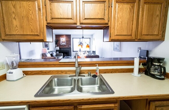 Photo - 1170 Denali St