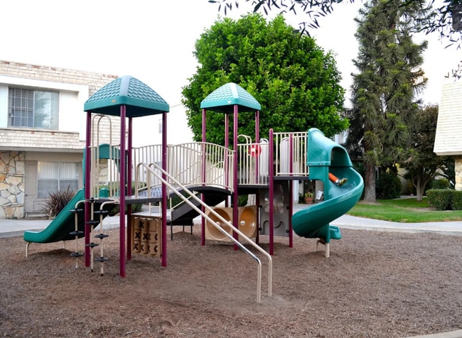 Photo - Paradise Manor Condo for lease Unidad B