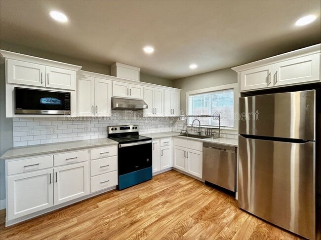 Photo - 3424 Clay St