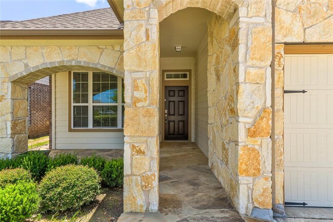 Photo - 205 Penna Ln