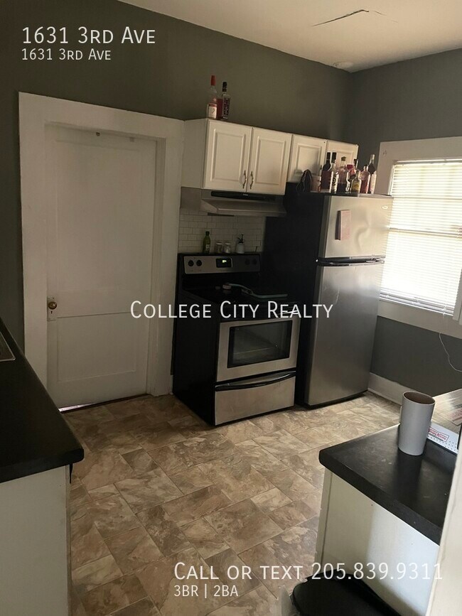 Photo - 1631 3rd Ave