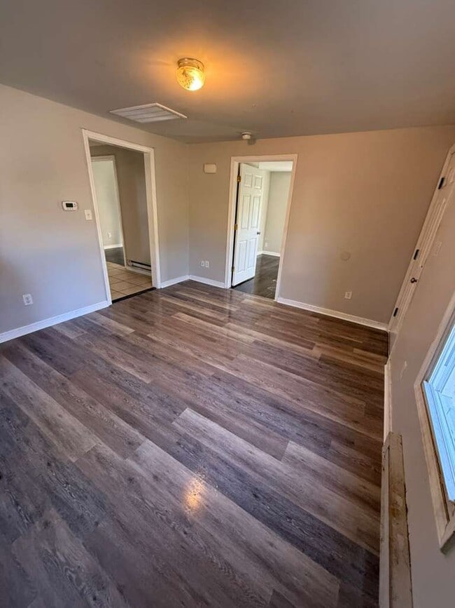 Photo - 2403 Fala St