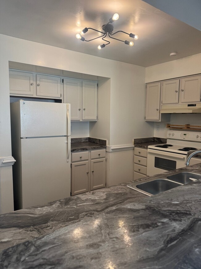 Photo - 728 Kennesaw Ct