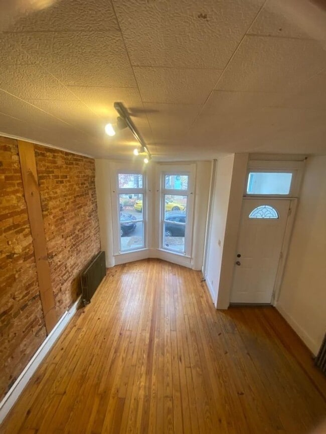 Photo - 837 Powers St