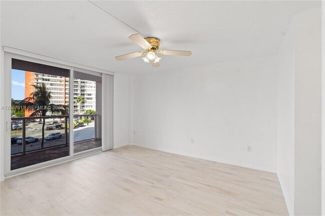 Photo - 1351 NE Miami Gardens Dr Unit 301E