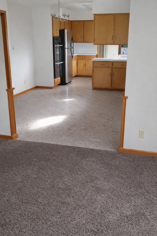 Living room / Dining room - 27 Gardenia Dr