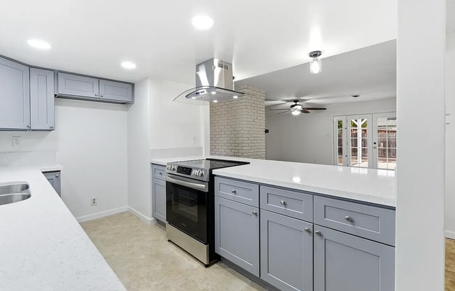 Photo - 179 W Hazelwood Dr