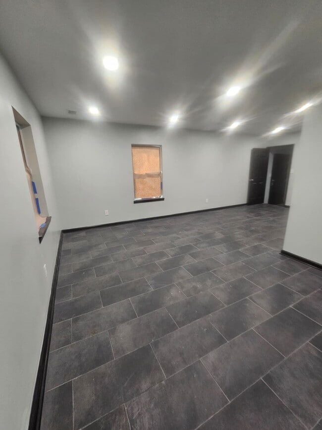 Photo - 1101 Haynes St