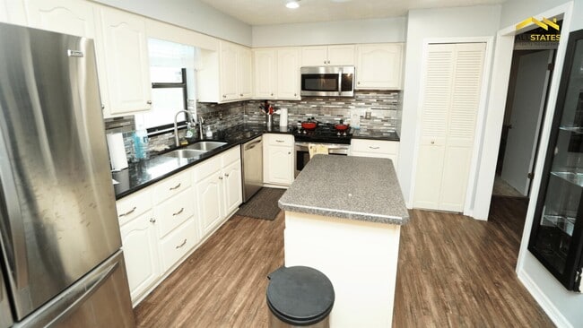 Photo - 1 Pine Way Pl