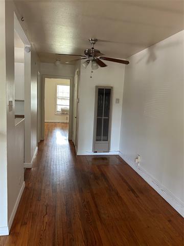 Photo - 5909 Lewis St