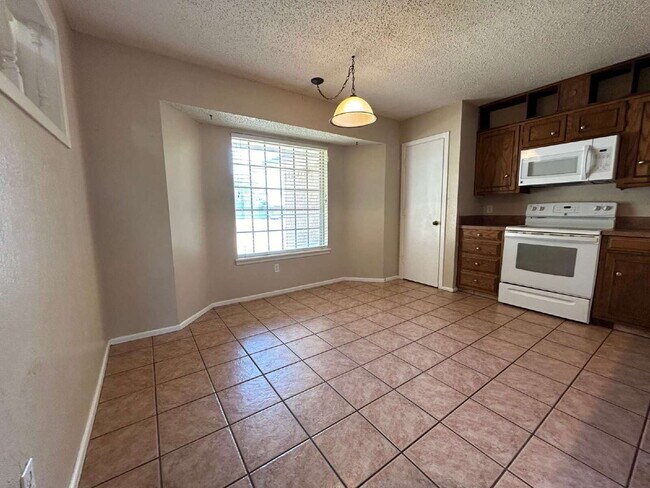 Welcome to this charming 3-bedroom, 2-bathroom home located in Lubbock, TX!
