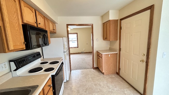 Building Photo - 1052 Community Rd Rental