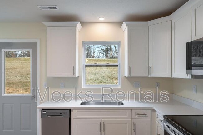 Photo - 15 Cottage Ln